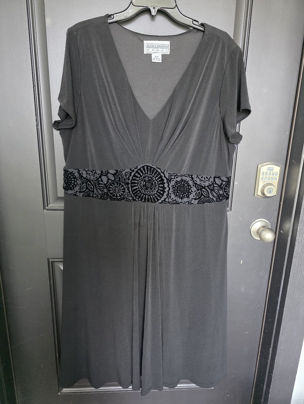 Jessica Howard Woman 18W Black Empire Waist Midi Dress Velvet Burnout V-Neck Y2k